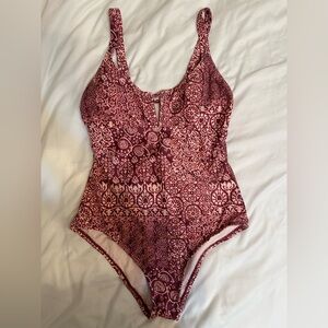 NWT Kona Sol Printed One-Piece Swimsuit – Size Medium